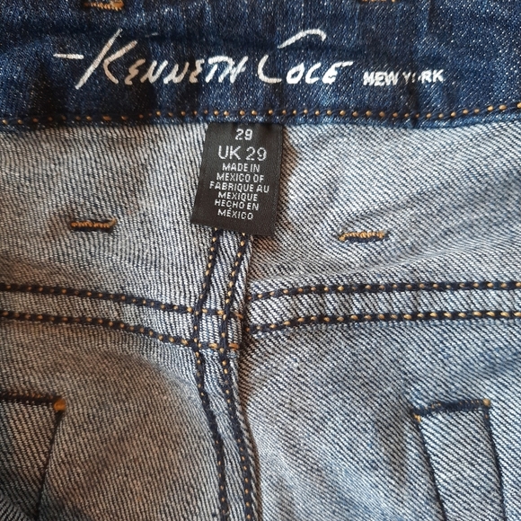 Kenneth Cole Distressed Skinny Jeans •Size 29• - Picture 4 of 10